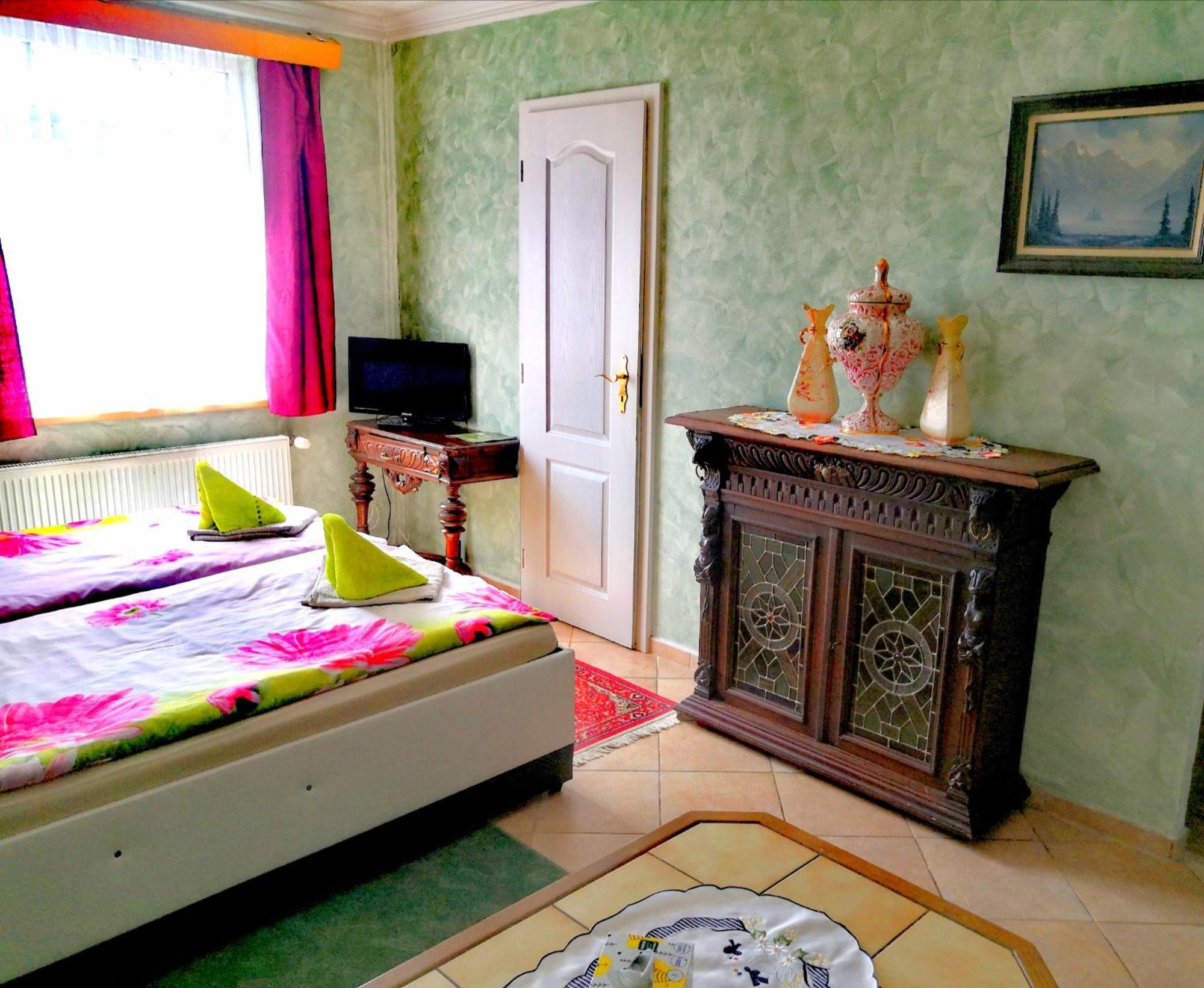 Villa Anastazis - Penzion Eden Karlovy Vary Extérieur photo
